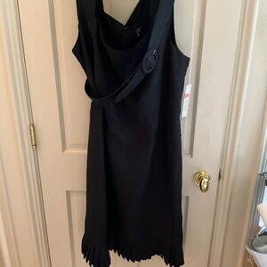 NWT ALEX MARIE 14W BLACK SLEEVELESS DRESS WITH A 4" PLEAT AT THE HEM